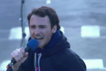 Insolite : le porte-voix de la Manif pour tous épinglé par Le Petit Journal