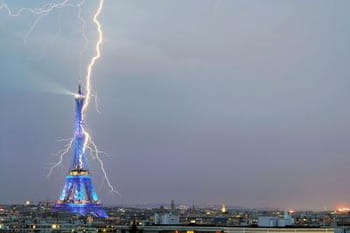 Bertrand Kulik chasse la foudre et scrute le ciel