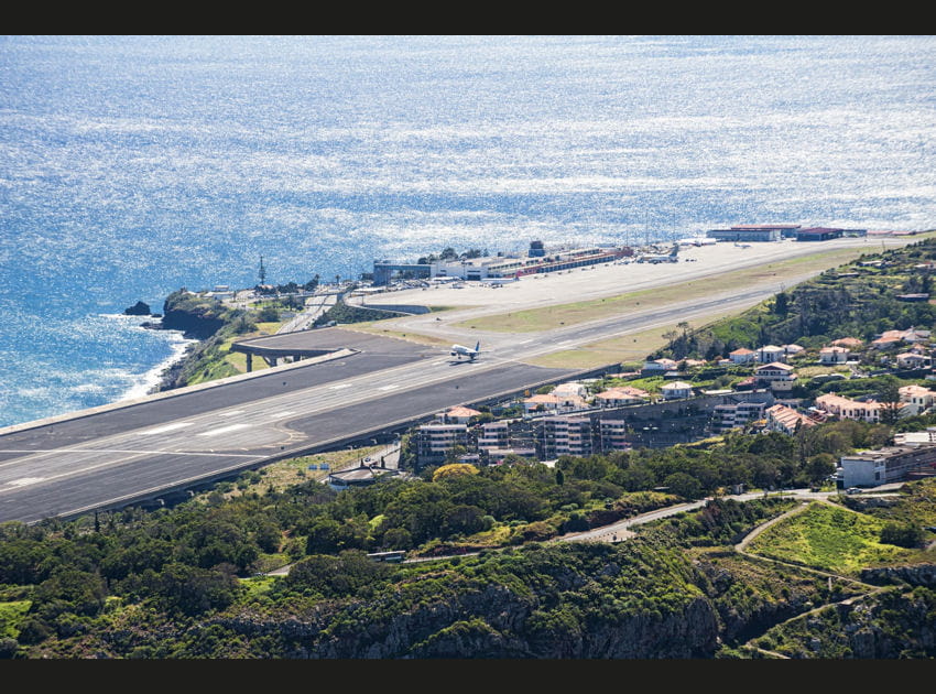 L'a&eacute;roport&nbsp;de&nbsp;Funchal&nbsp;et&nbsp;son&nbsp;approche&nbsp;acrobatique