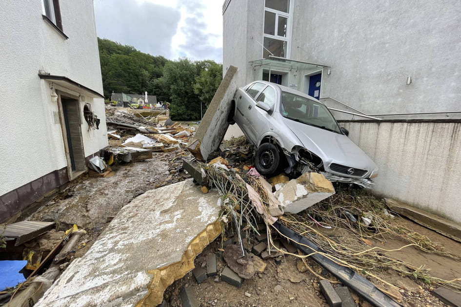 Les images des inondations en Allemagne et en Belgique