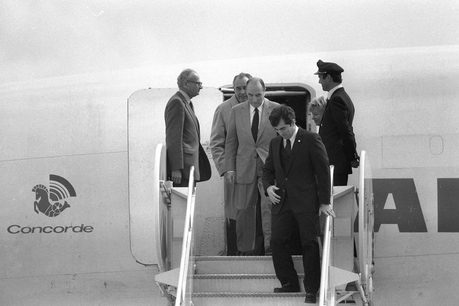 Fran&ccedil;ois Mitterrand &agrave; la descente du Concorde en 1982