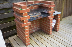 Construire un barbecue en brique