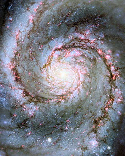 les cosmologues se repèrent à partir du point initial : le big-bang.