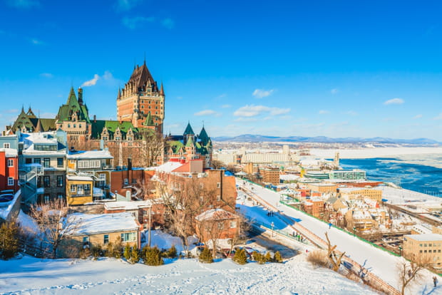 Ces lieux où s'imprégner de la magie de Noël : à Québec, pour dévaler en luge la terrasse Dufferin