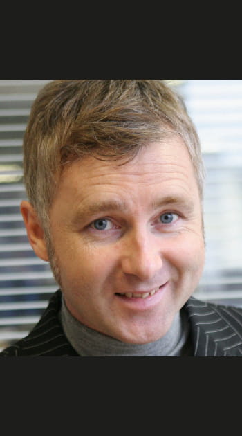 Darren Tullett, prof d'anglais