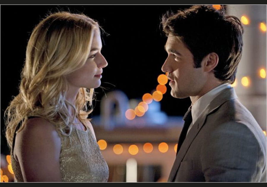 Emily VanCamp et Joshua Bowman (Revenge)