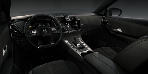 L'intérieur du DS7 Crossback en finition Performance Line