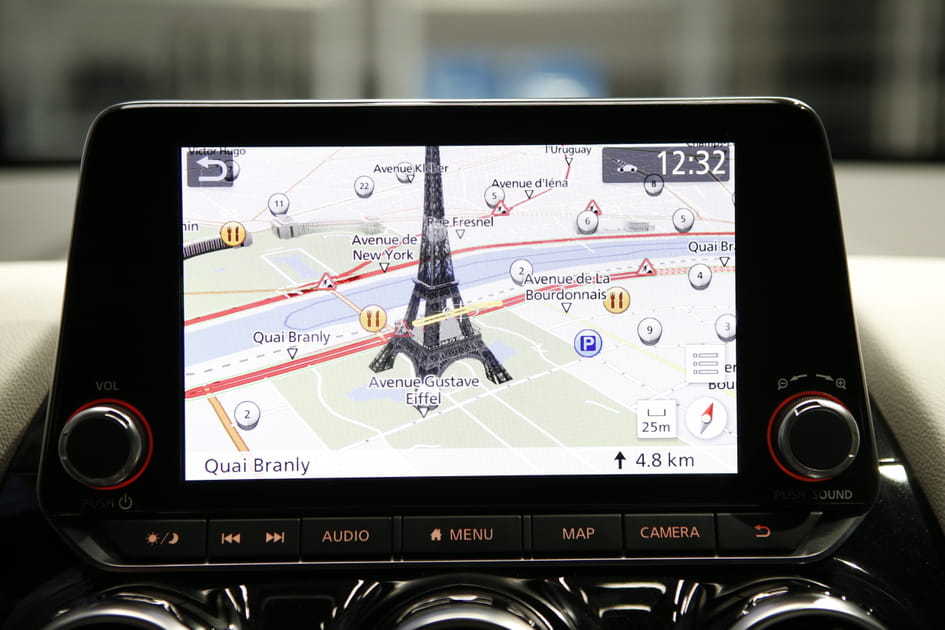 Un GPS complet actualis&eacute; en temps r&eacute;el