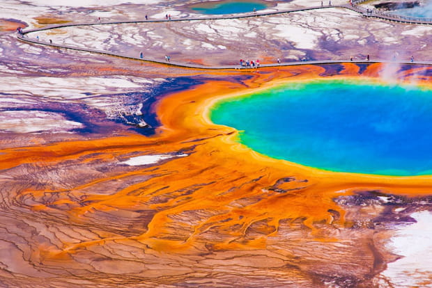 Le Grand Prismatic Spring de Yellowstone aux États-Unis