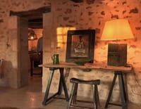 Des maisons et des hôtes : Le logis de Pugaty, la suite Cassis, la ferme d'Angèle