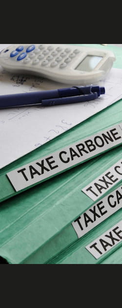 La hausse de la taxe carbone abandonn&eacute;e