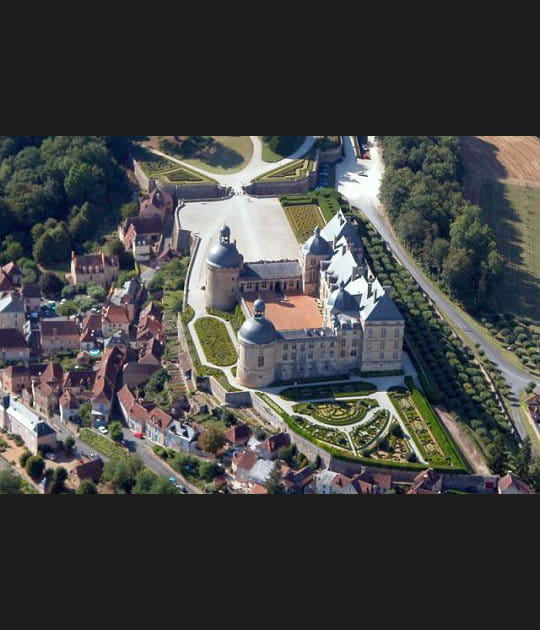 Le ch&acirc;teau de Hautefort