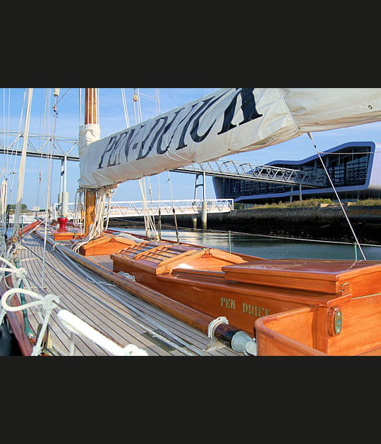 La cit&eacute; nouveau port d'attache du Pen Duick