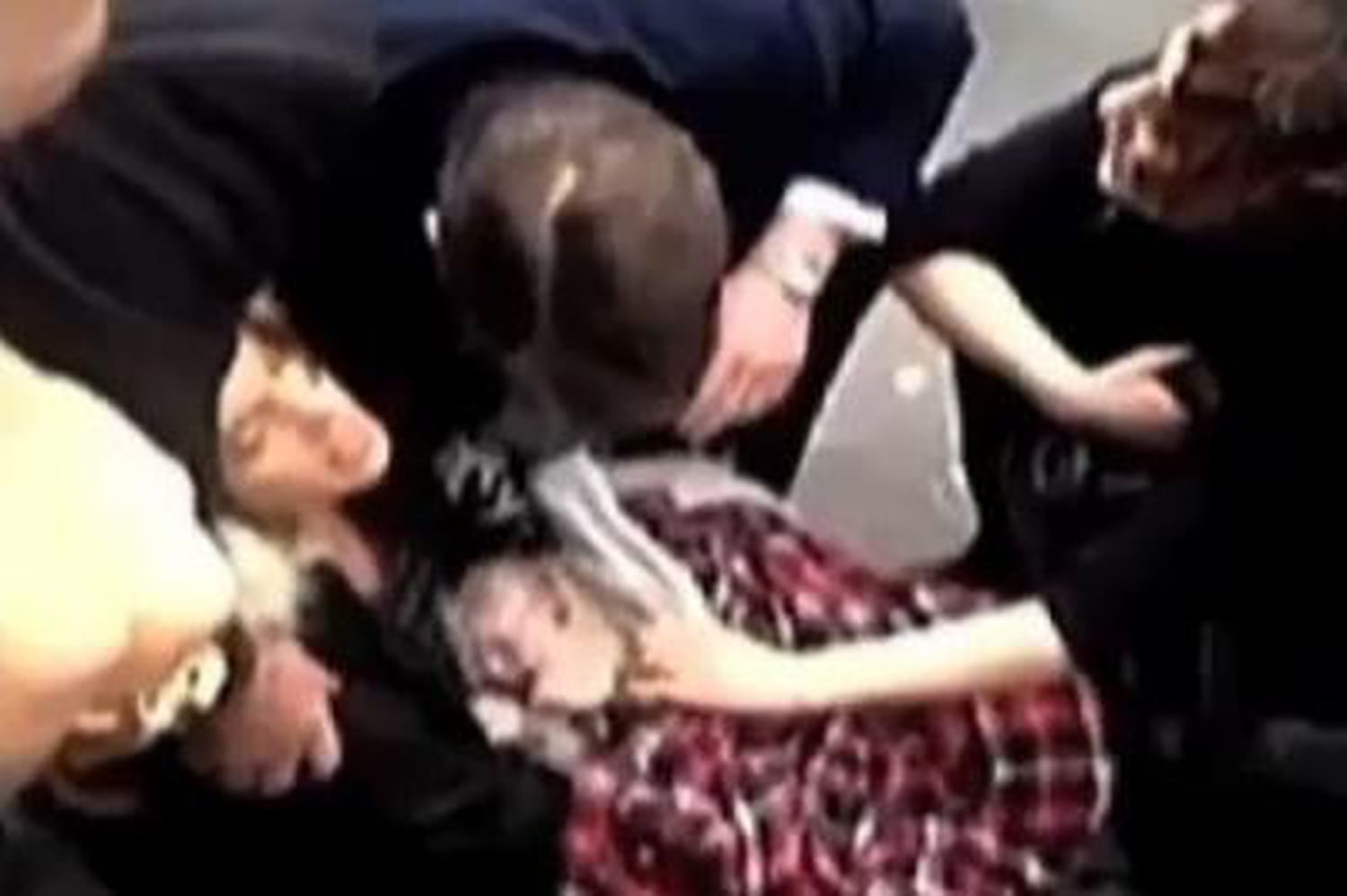 Zapping : une femme accouche en plein Manhattan