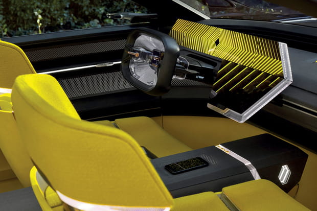 Voici la planche de bord du Renault Morphoz