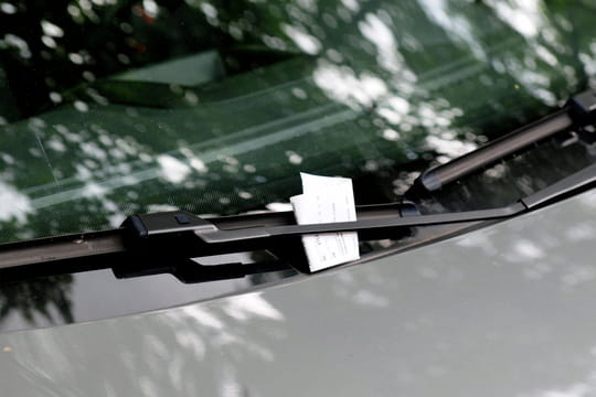 Cette amende surprend les automobilistes&nbsp;: 42&nbsp;euros pour un oubli en sortant de voiture