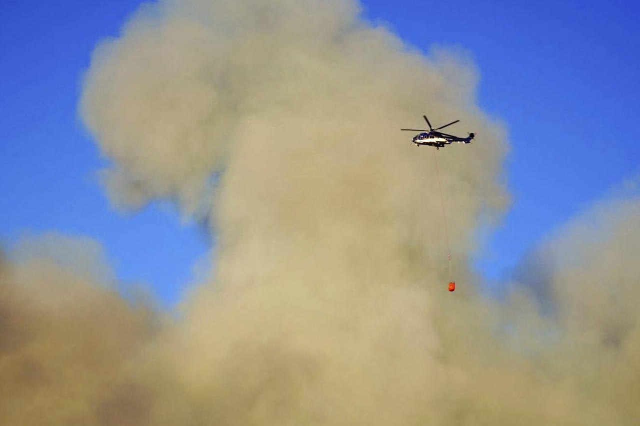 EN DIRECT. Incendie dans l'Aude : une femme tuée et 11 000 hectares brûlés, vers une amélioration des conditions météo ?