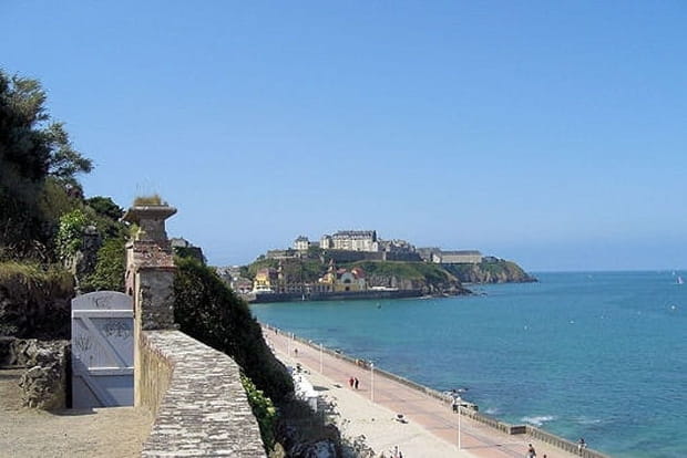 La plage du Plat-Gousset, une promenade incontournable à Granville