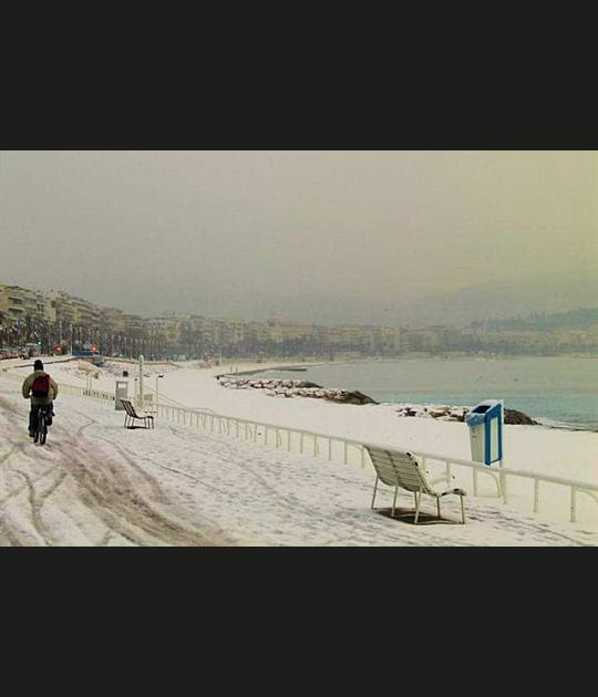 Nice ville enneig&eacute;e