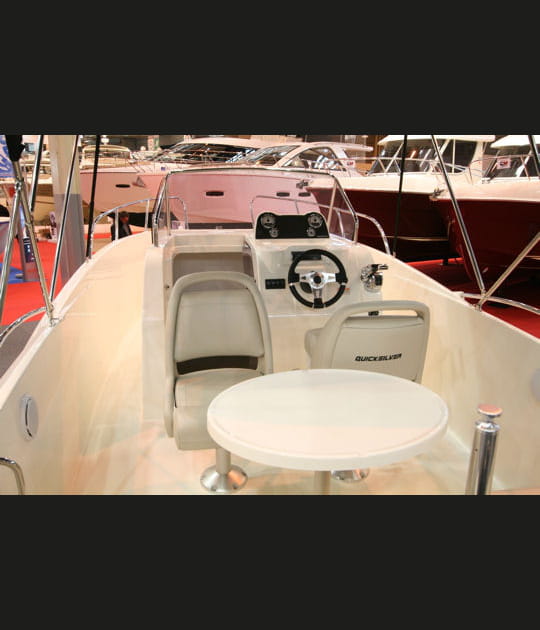 Quicksilver Activ 675