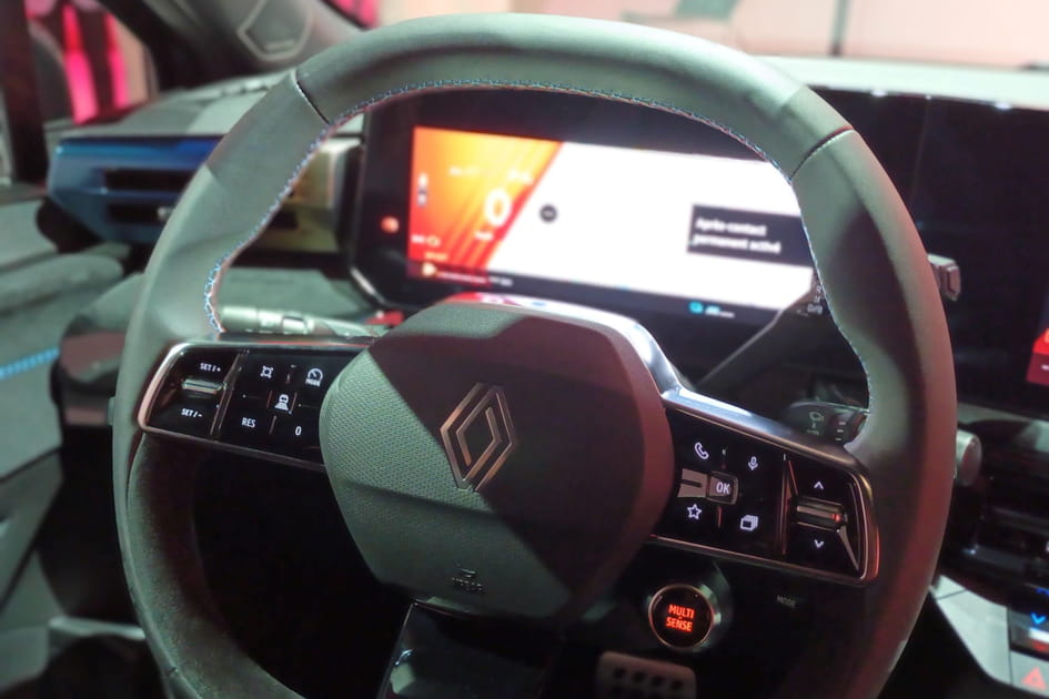 Le volant emprunt&eacute; aux SUV