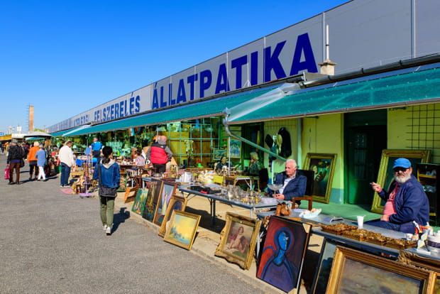 Chiner au marché aux puces d'Ecseri
