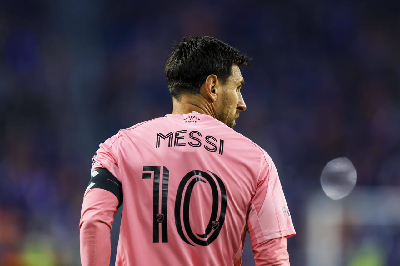 "Tu viens d'encaisser 4 buts et tu demandes le maillot de Messi ? Quelle honte..." : grosse polémique autour d'un joueur