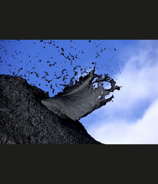 Jets de lave noire