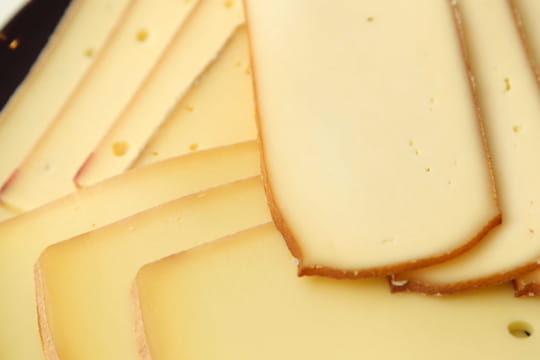 Ces fromages vendus dans toute la France ne doivent pas &ecirc;tre mang&eacute;s, le danger est important