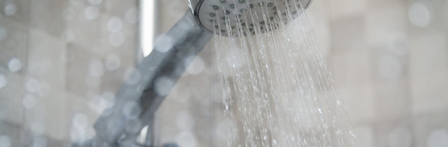 Vous aimez prendre de longues douches chaudes&nbsp;? C'est une mauvaise id&eacute;e pour la sant&eacute;, voici pourquoi