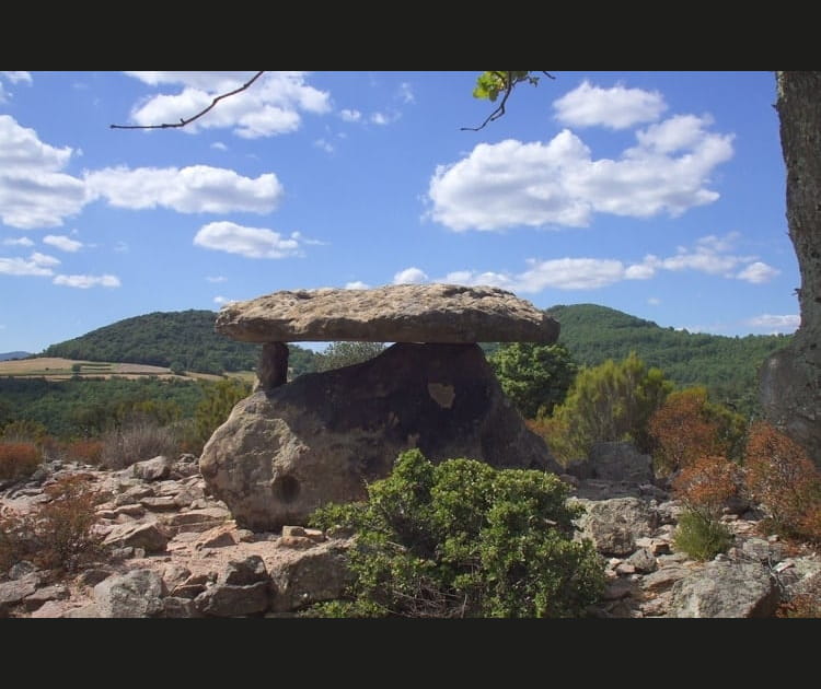 Les dolmens du Lod&eacute;vois