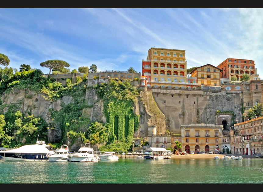 Sorrente, commune n&eacute;e de l&eacute;gendes