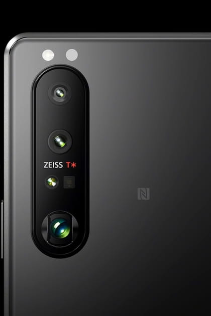 Sony Xperia 1&nbsp;III&nbsp;: le premier smartphone &agrave; t&eacute;l&eacute;objectif &agrave; double-focale