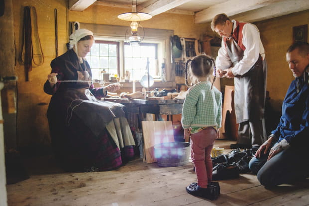 Découvrir les traditions suédoises au Skansen, le plus ancien musée en plein air du monde