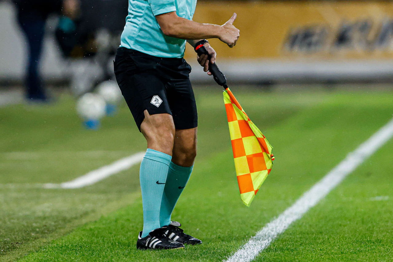 Sept arrêts cardiaques en plein match, cet arbitre est un miraculé