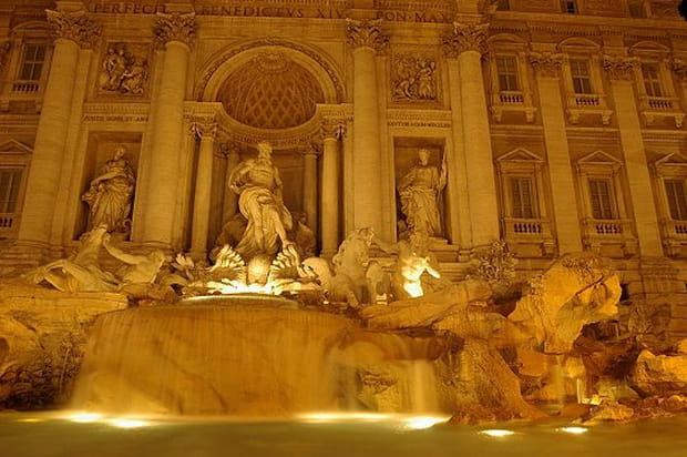 Fontaine de Trevi by night