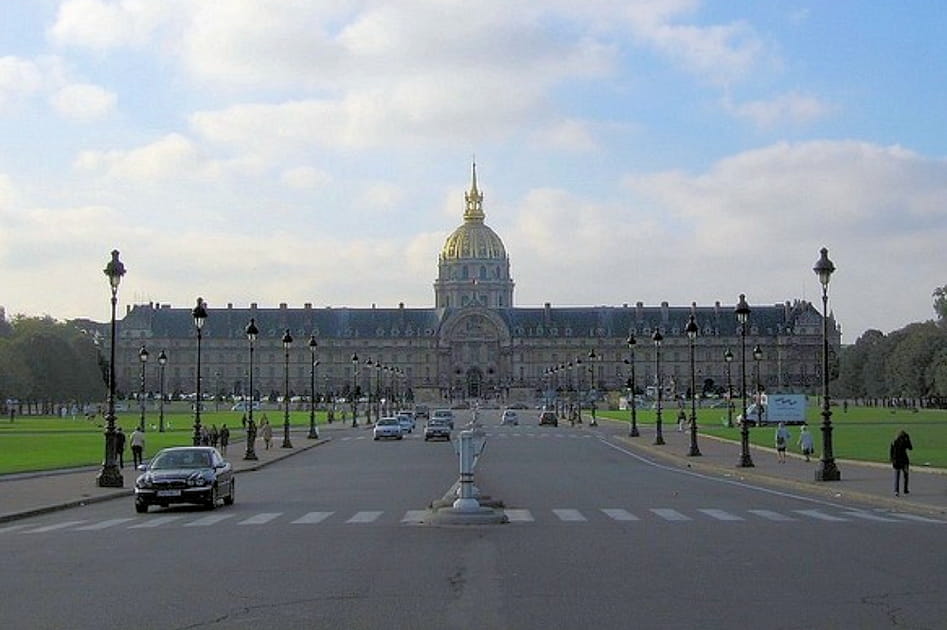 Le tir &agrave; l'arc sur l'Esplanade des Invalides