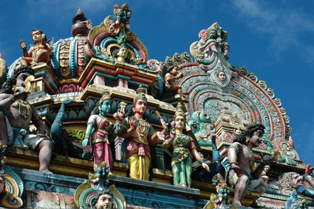 Temple Tamoul haut en couleurs