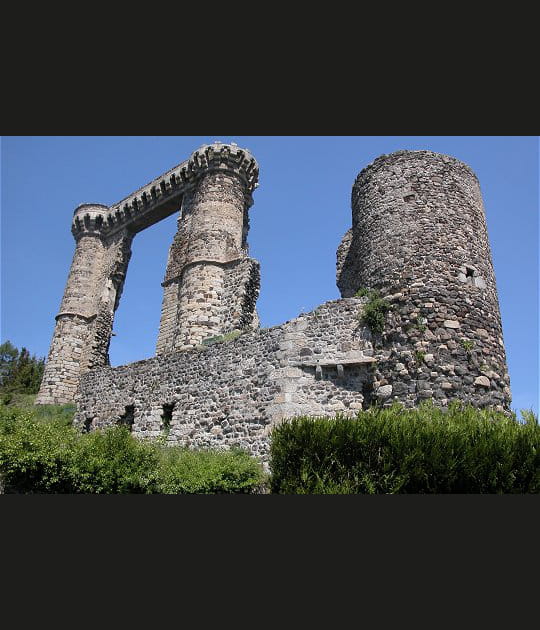 Les ruines du ch&acirc;teau d'All&egrave;gre