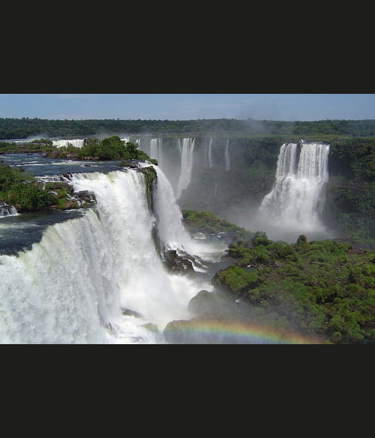 Action aux chutes d'Igua&ccedil;u