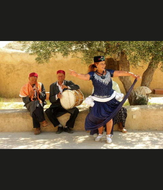Danse et musique tunisienne