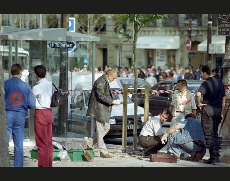 17 ao&ucirc;t 1995 - 18h30 : &agrave; la recherche de preuves