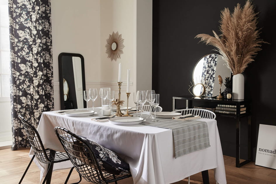 Une salle &agrave; manger chic avec Mondial Tissus