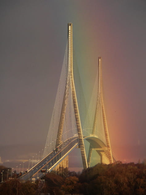 Pont de Normandie arc-en-ciel