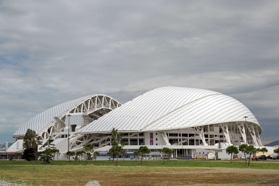 Le stade Ficht de Sotchi, vu d'ext&eacute;rieur