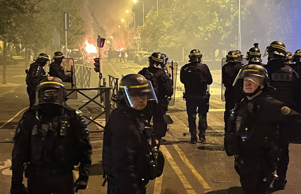 Les images des violences et d&eacute;bordements apr&egrave;s la mort de Nahel