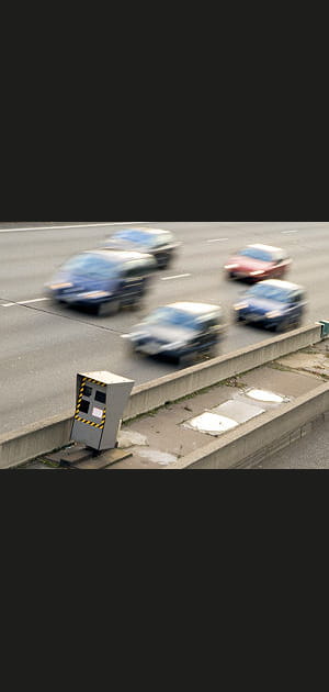 Les automobilistes qui freinent juste avant un radar