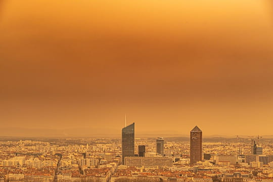 Un tourbillon m&eacute;t&eacute;o ce week-end sur la France, vigilance sur ces d&eacute;partements