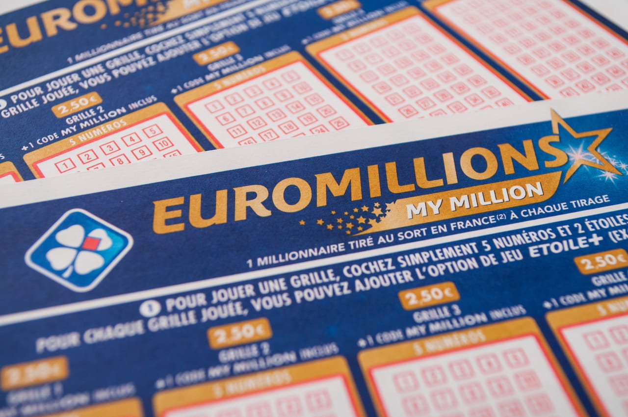 "J'étais sûr de gagner un jour !" Il joue à l'Euromillions avec des amis d'enfance, ils gagnent 250 millions d'euros