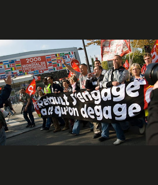 Manifestation des salari&eacute;s de la fili&egrave;re automobile au Mondial de l'automobile